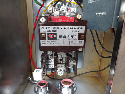 CUTLER HAMMER A-C MAGNETIC COMBINATION STARTER W/ MOTOR CIRCUIT SWITCH 4X ENCL