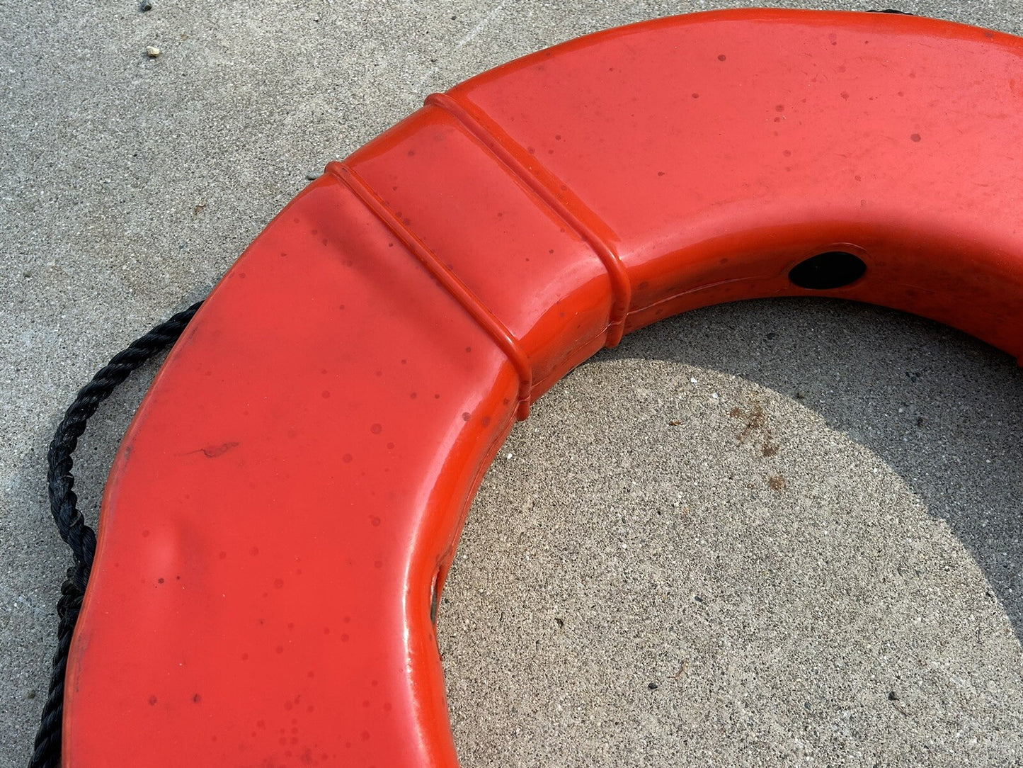 TAYLOR MADE 569 / 24 INCH ORANGE POLYETHYLENE SHELL LIFE RING / BLACK ROPE