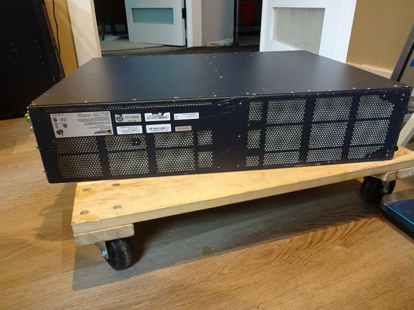 JUNIPER SRX3400-BASE-AC SERVICES GATEWAY / WITH SRX3K-RE-12-10 / SRX3K-SFB-12GE
