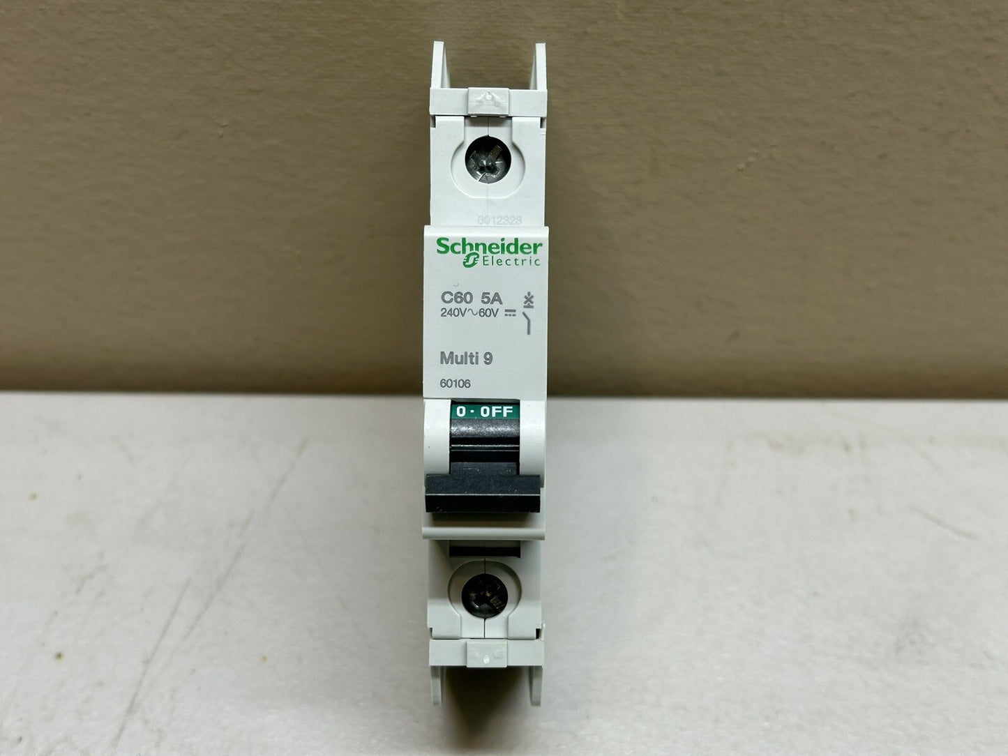 SCHNEIDER ELECTRIC 60106 MULTI 9 C60 UL489 / 1P  5A CIRCUIT BREAKER / NEW