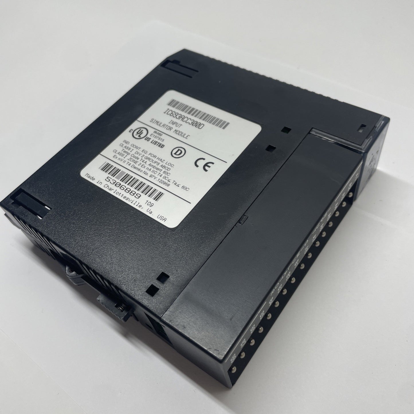 GE Fanuc IC693ACC300D Series 90-30 Input Simulator Module (16-point ACC300D)