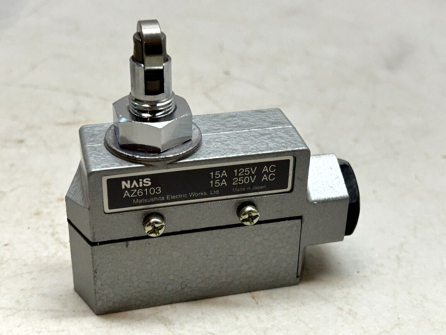 NAIS AZ6103 LIMIT SWITCH 15A / 125VAC / 250VAC / NEW NO BOX