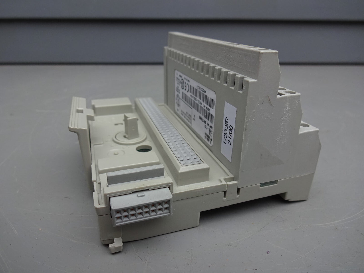 ALLEN BRADLEY 1794-0B16/A / WITH S200-TB3 / 1794-0B16 SERIES A