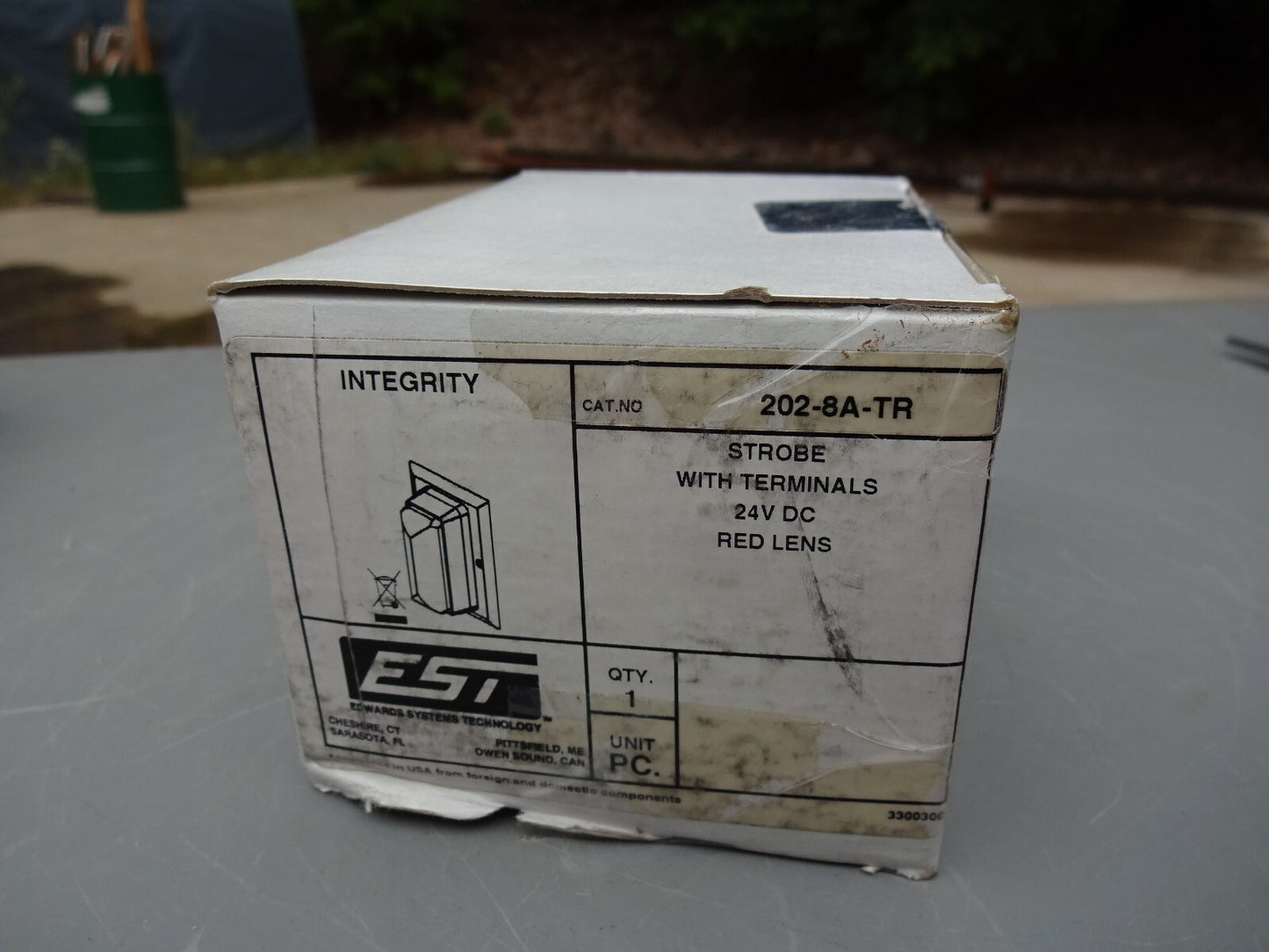 EDWARDS 202-8A-TR STROBE / 24V DC RED LENS / WITH TERMINAL / NEW IN BOX