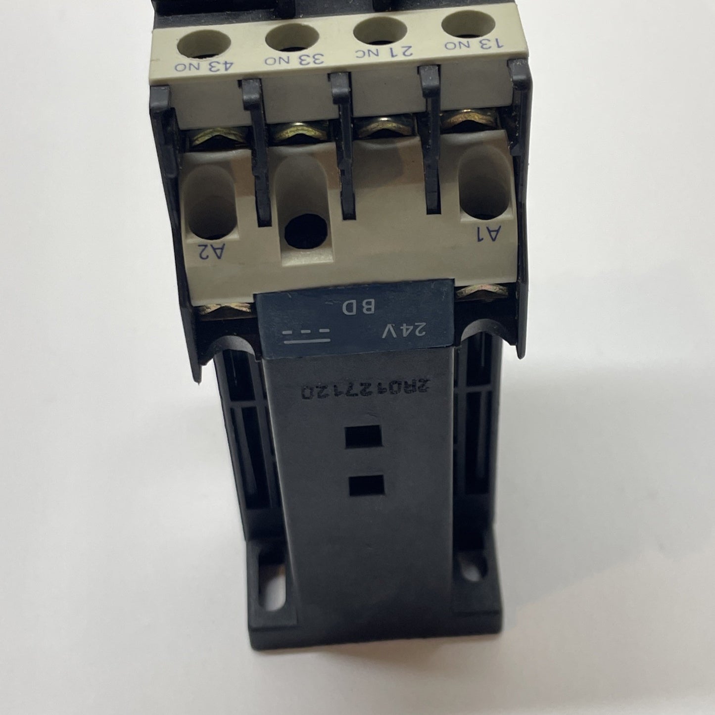 Telemecanique CA3 DN 31 Control Relay 10 Amp 24 VDC 600 V Max