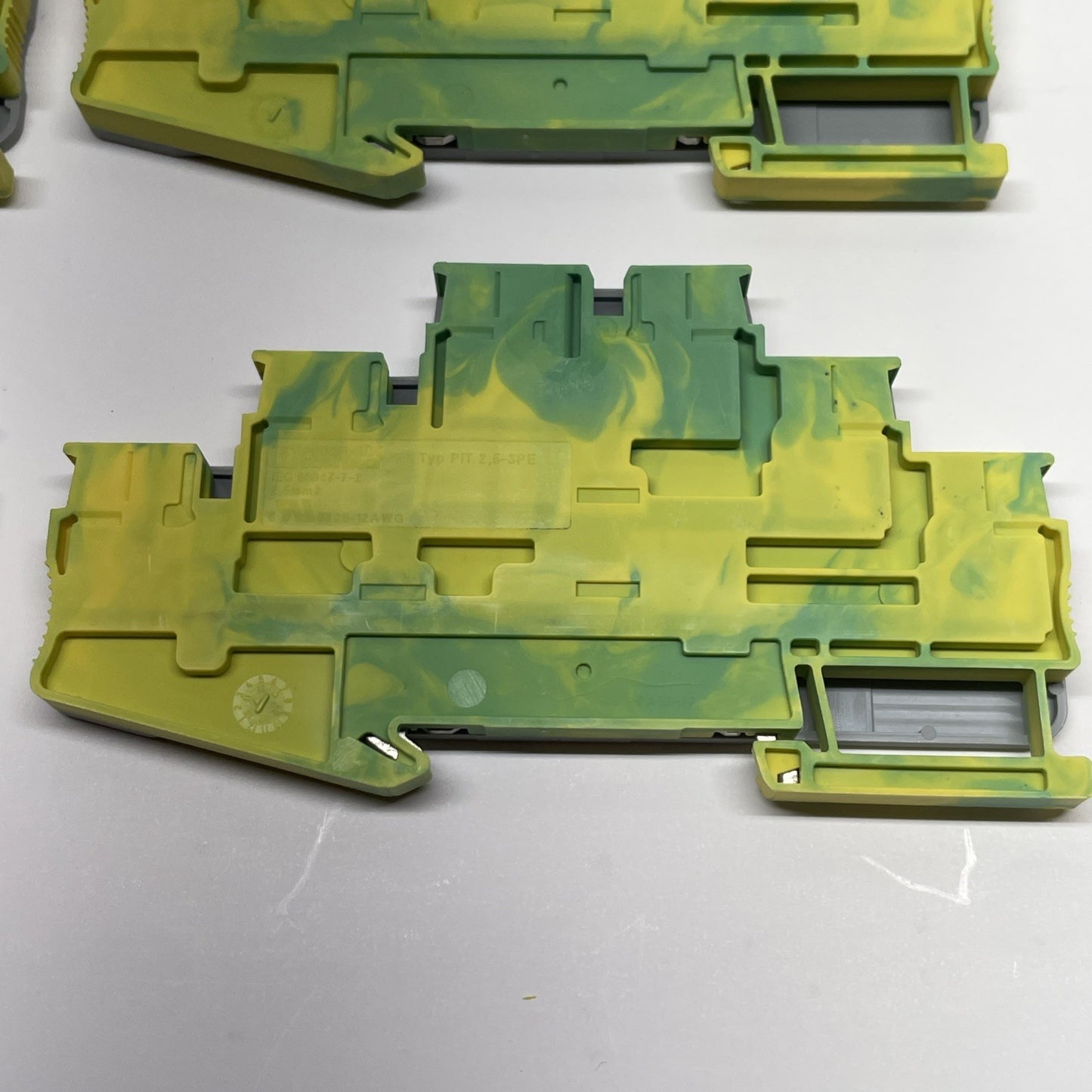 (Lot of 4) Phoenix Contact PIT2,5-3PE Spring Gage Ground Terminal Block