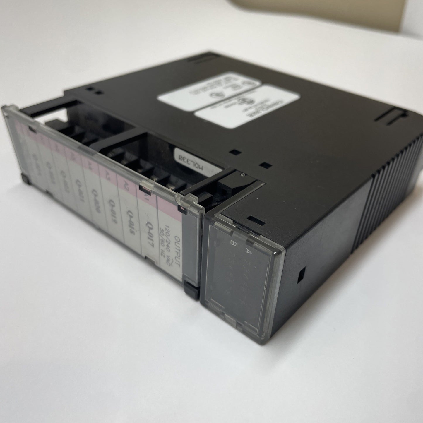 GE Fanuc IC693MDL330E 8-Point AC Output Module 120/240 V 2 A Series 90-30