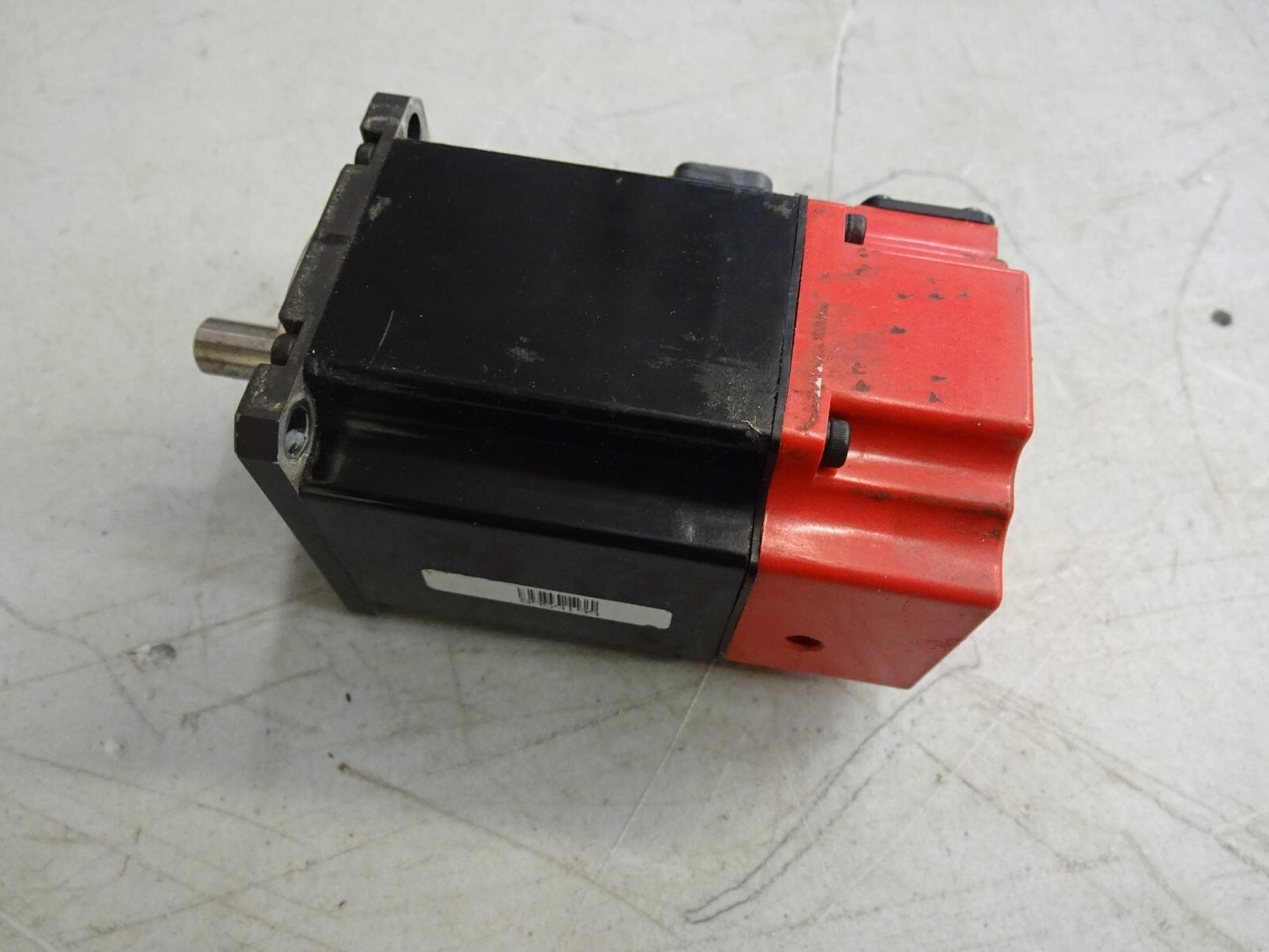 FANUC A06B-0115-B104#0037 / A06B-0115-B104 / AC SERVO MOTOR 200/240V 50/60HZ 3P