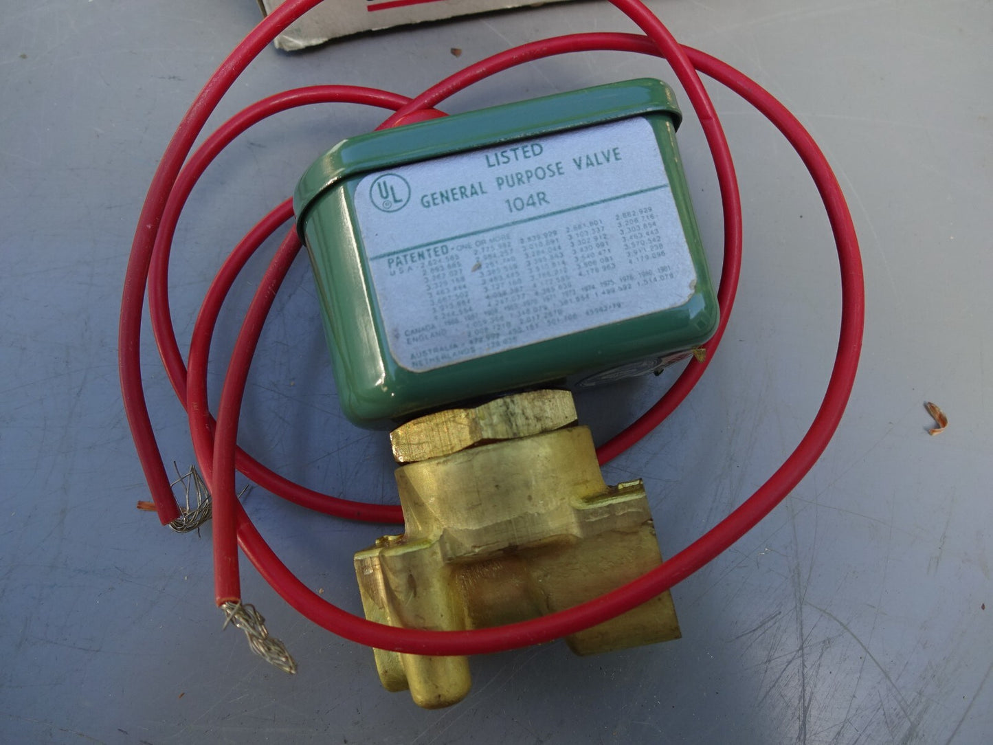 ASCO 8262091 / 110/50 120/60 VOLTS SOLENOID VALVE 1/8" / NEW WITH BOX