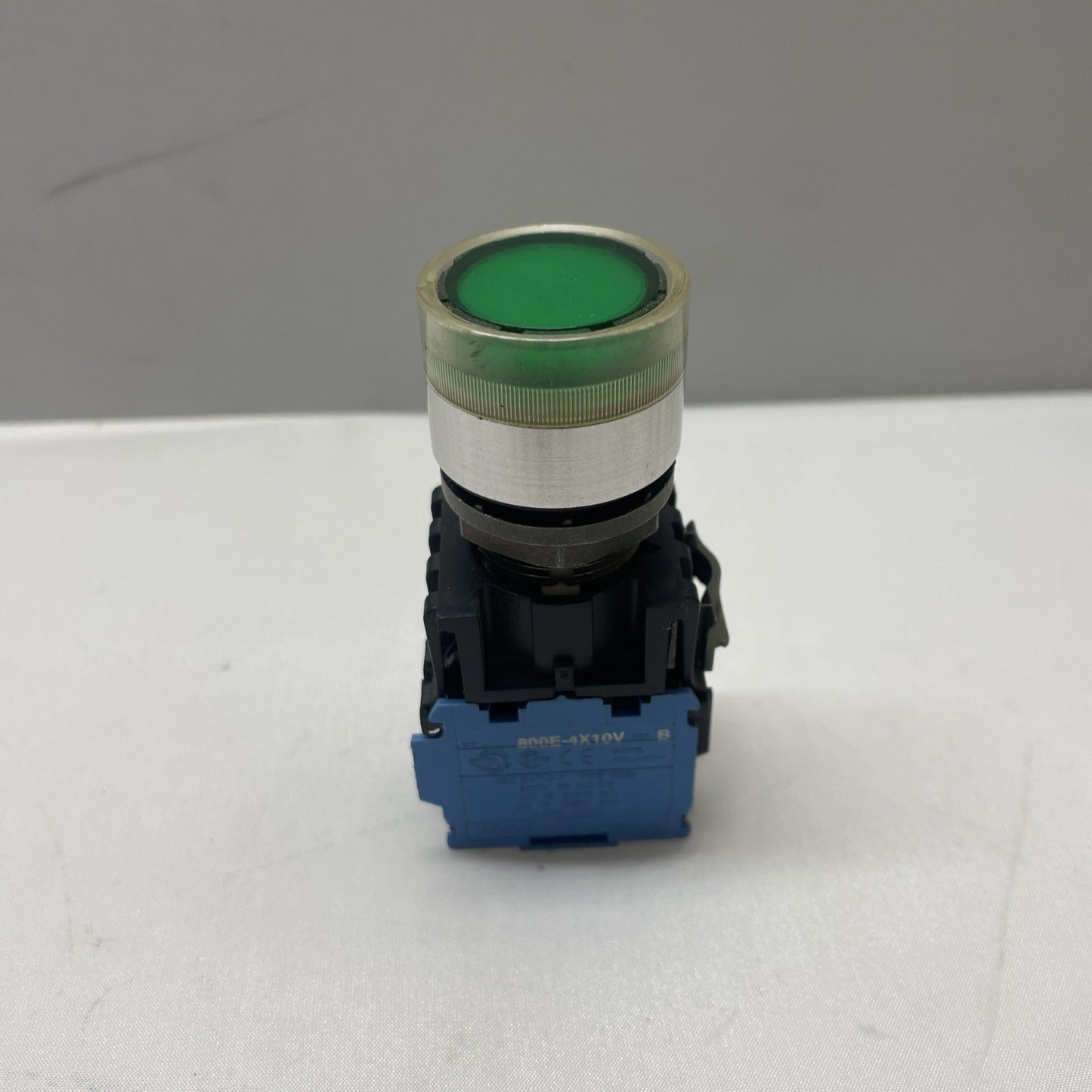 AB Illuminated Push Button 22mm - Green - 800E Series 250V Max 800ES-LF33DL0X10