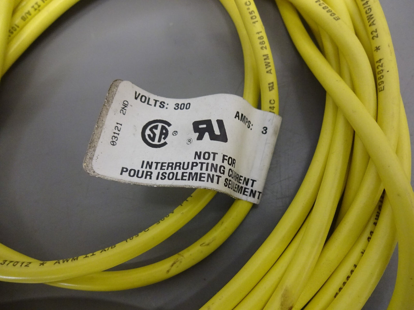 PEPPERL + FUCHS V1-W-YE5M-PVC / 903352 / 3AMP / 300V CORDSET / NEW