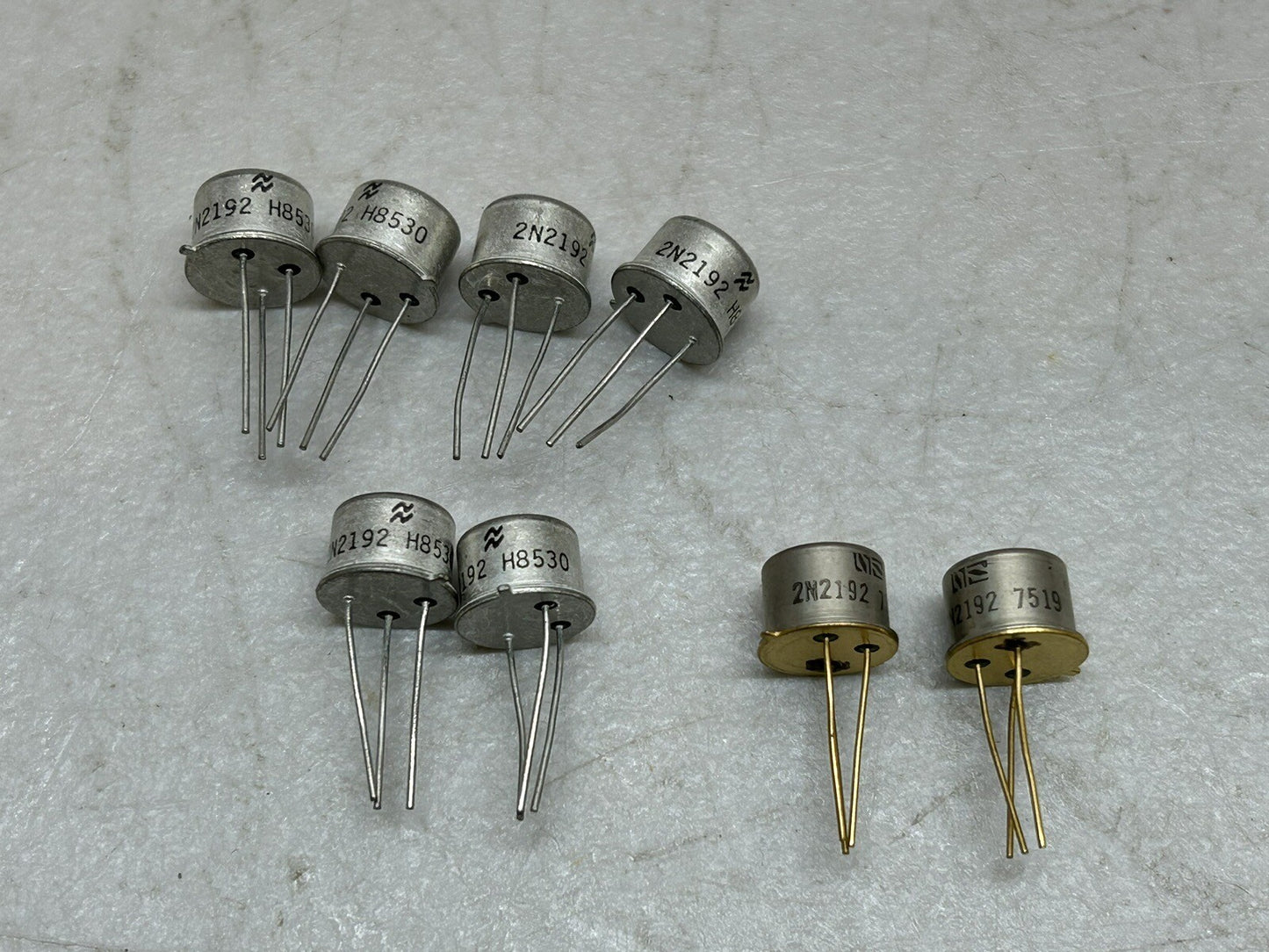 2N2192 SILICON NPN TRANSISTORS / (6) 2N2192 H8538 / (2) 2N2192 7519 / LOT OF 8