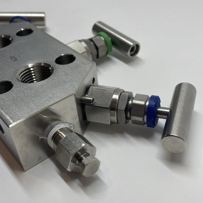 Rosemount 0R305-1321-2100 Pressure Transmitter Manifold (4000psi) R305EC32B11