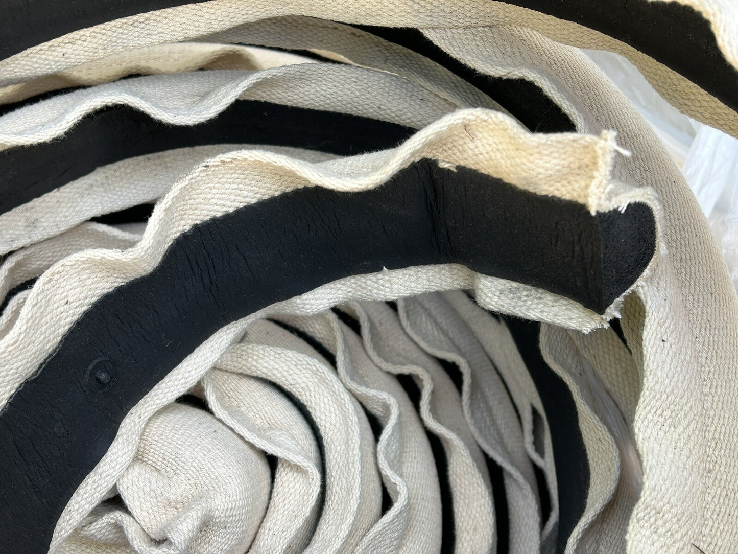 TEMPO SHIPMATE GUNWALE GUARD 1-3/8" X 1/2" ROUND 100 FT 1138 HR / CANVAS COVER