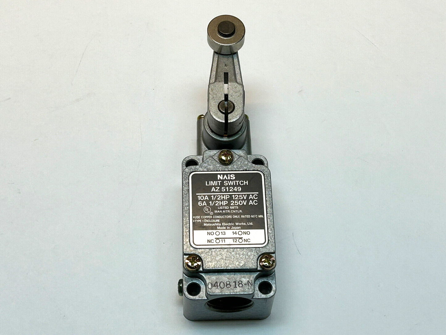 NAIS AZ51249 / LIMIT SWITCH 10A 6A 1/2HP 125VAC 250VAC / NEW NO BOX