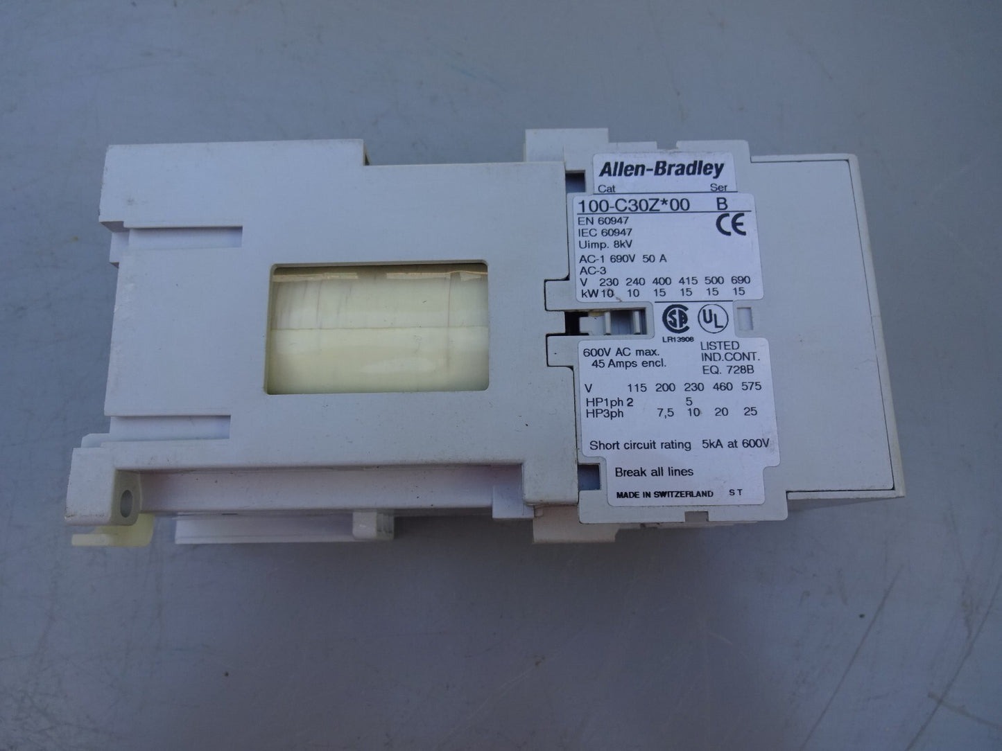 ALLEN BRADLEY 100-C30Z*00 CONTACTOR 30AMP / 3POLE / 600VAC / 24VDC / SER A OR B