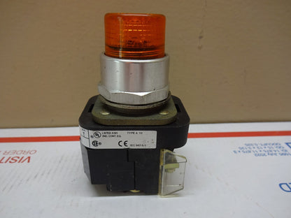 ALLEN BRADLEY 800T-PBL16A / PUSH BUTTON SWITCH / SERIES T / AMBER