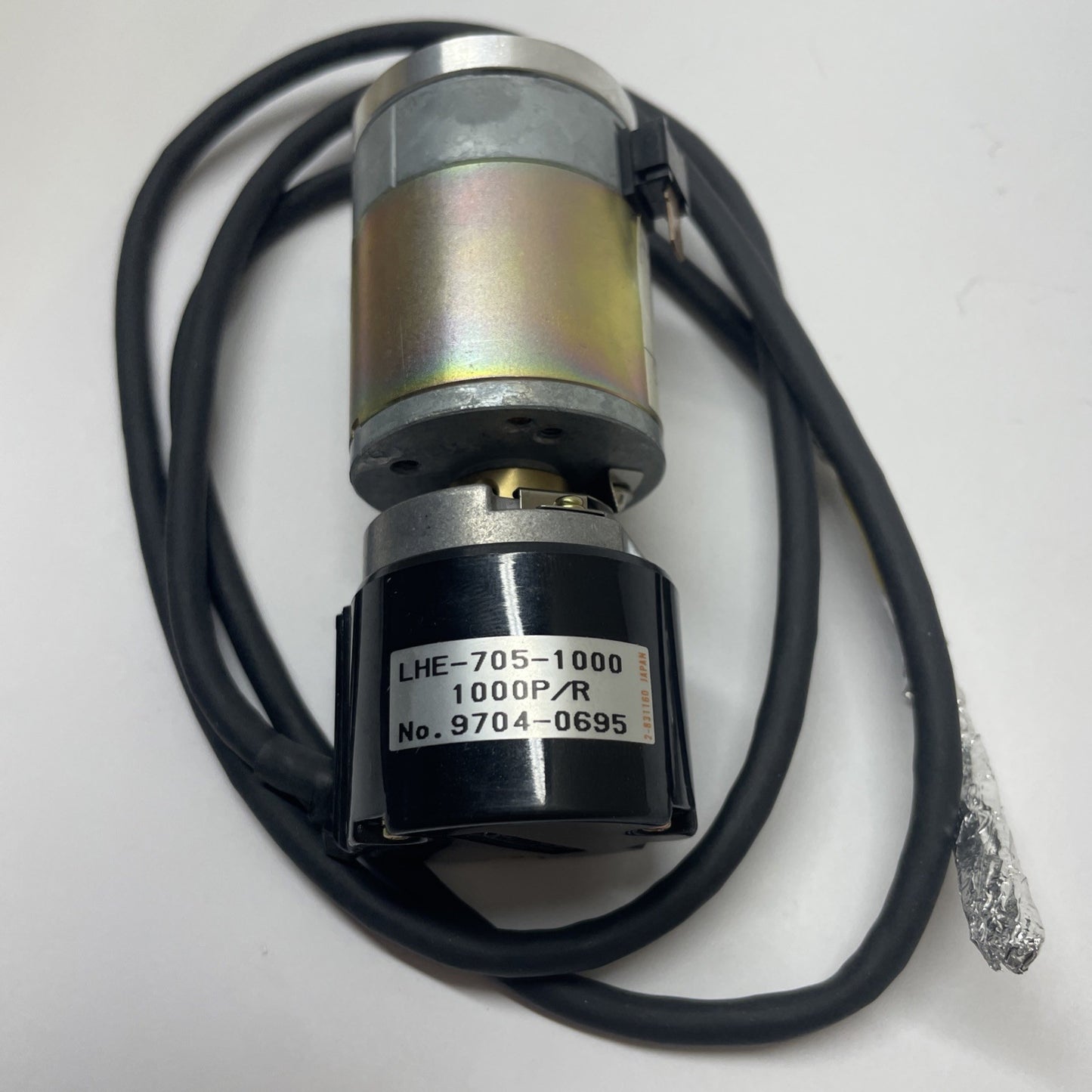 Yaskawa FB5T-F012 / 6W0379-7 / LHE-705-1000 Servo Motor Rear Shaft Extension