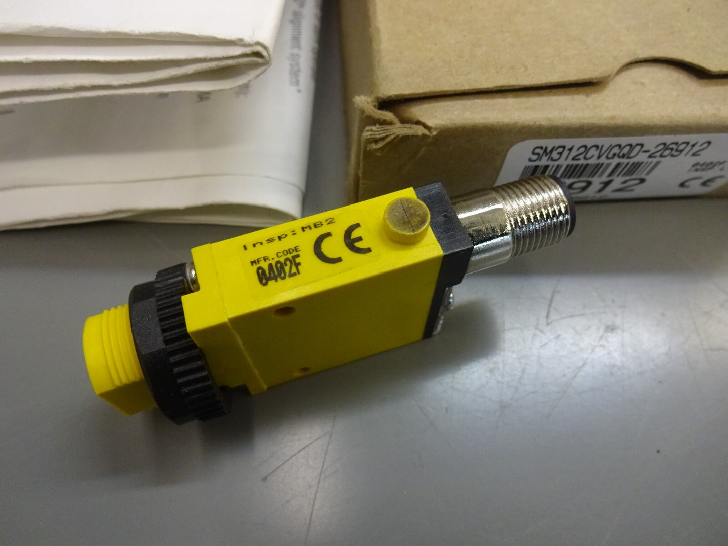 BANNER ENGINEERING SM312CVGQD-26912 / 26912 / 10-30VDC / NEW WITH BOX