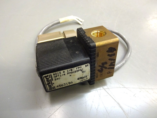 BURKERT 456319A / SOLENOID VALVE  1/4NPT / 24VDC 8 WATT 85 PSI MAX