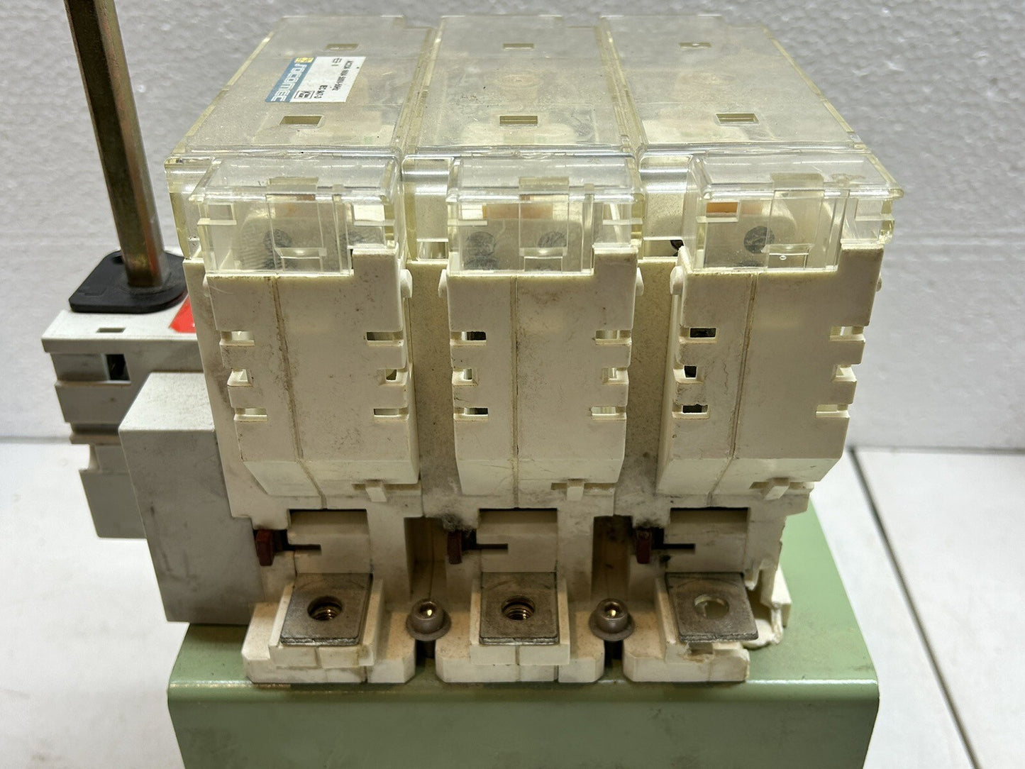 SOCOMEC IEC 947-3 / 23A 160A 500V-50HZ FUSERBLOC FUSE COMBO SWITCH UI 750V~ 15W