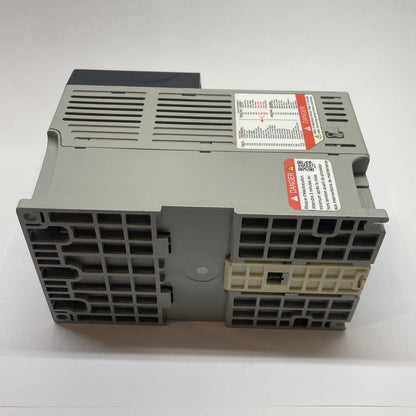 Allen Bradley 22A-D6P0N104 /A PowerFlex 4 AC Drive 480 VAC 3PH 2.2kW / 3HP