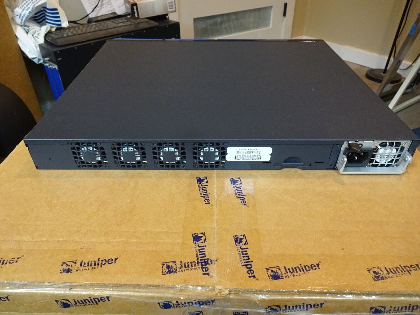 JUNIPER NETWORKS SA4500 SSL VPN APPLIANCE JNMR1 AC IP 100-240V 60-50HZ 3-1A NEW