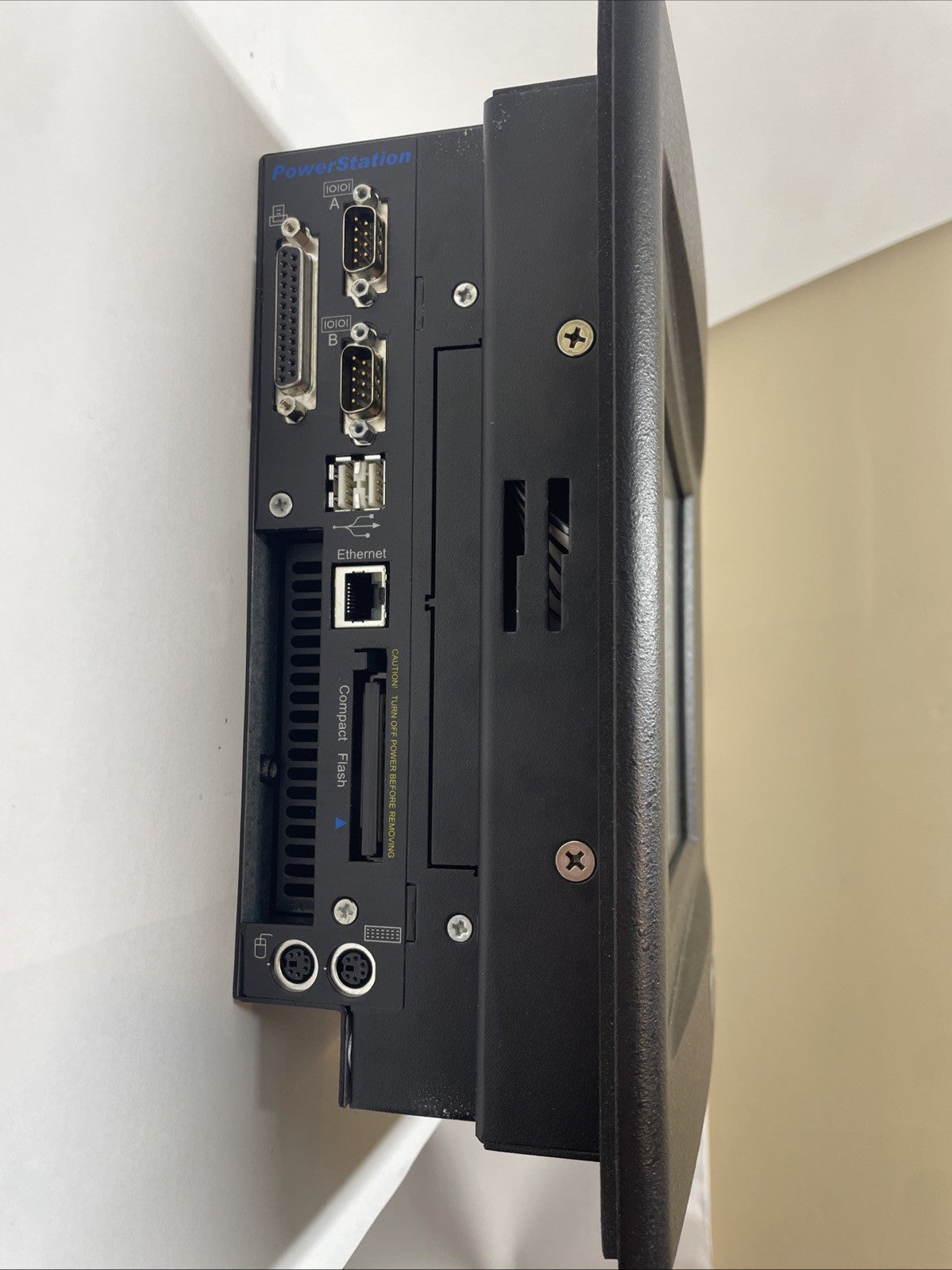 Parker CTC PS10-2H2-DD1-AD3 10.4″ Color TFT Touchscreen HMI 24 VDC *TESTED*