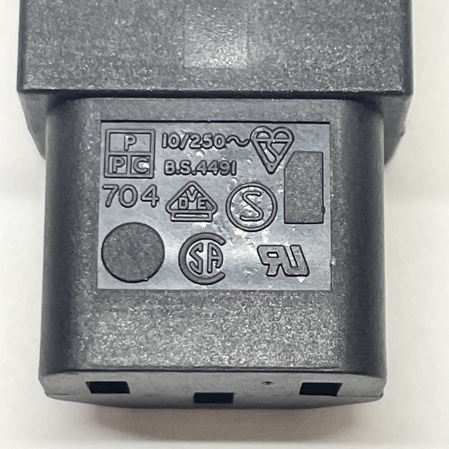 B.S.4491 AC Plug Female Computer Power Terminal 10A/250V 704