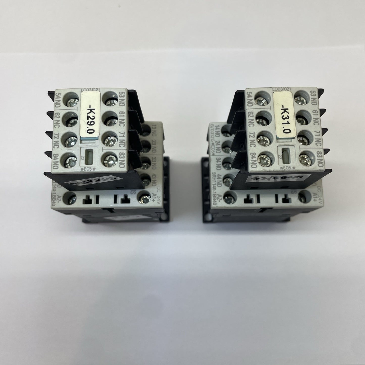 (LOT OF 2) Siemens 3ZX1012-0RH11-1AA1 Contactor with 3RH1911-1FA22 Contact