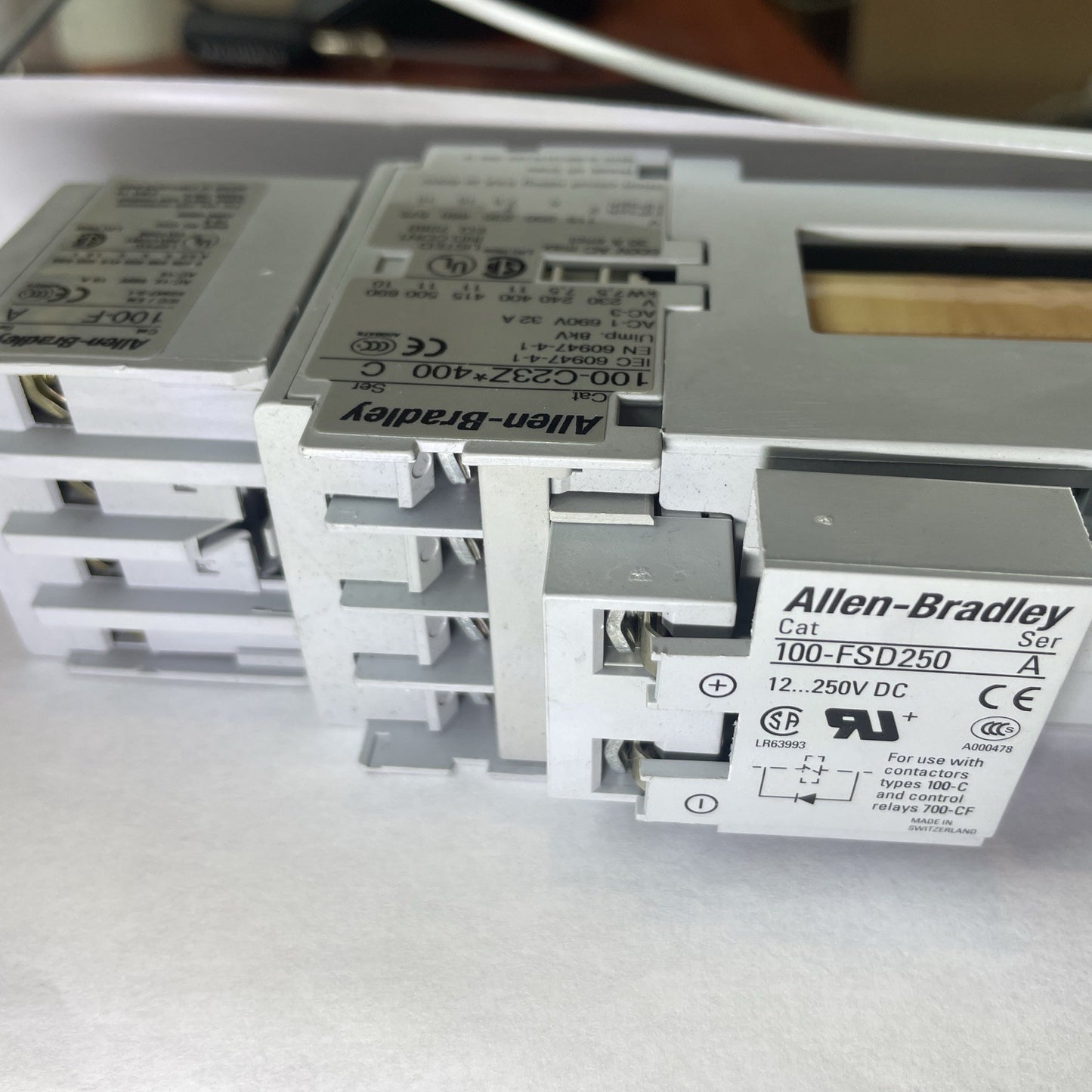 ALLEN-BRADLEY COMPLETE DEVICE 100-C23Z*400 SER C ALLEN-BRADLEY 100S-F SER B