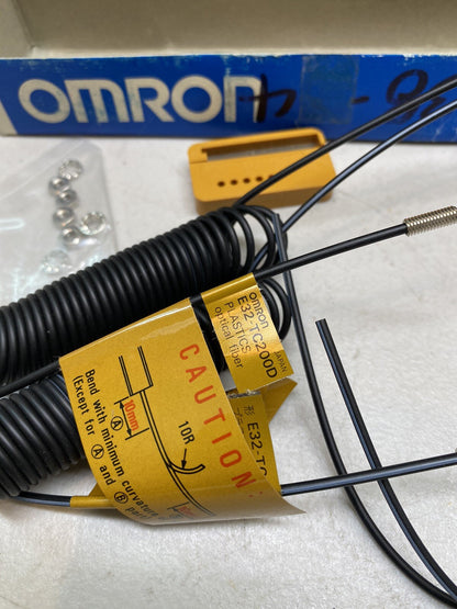 (LOT OF 2) OMRON E32-TC200D Fiber Optic Through-Beam Sensor Cable / Head