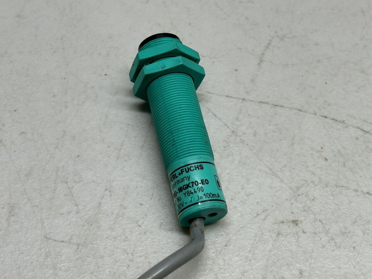PEPPERL+FUCHS OBT100-18GK70-E0 / Y84490 / PHOTOELECTRIC SENSOR 10-30VDC 100MA