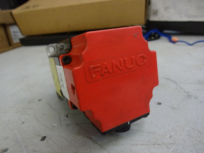 FANUC A06B-0115-B104#0037 / A06B-0115-B104 / AC SERVO MOTOR 200/240V 50/60HZ 3P