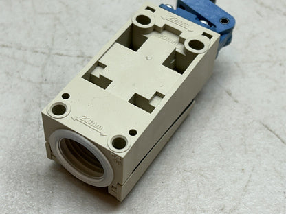 NAIS PANASONIC AZD1000 / DL MINI LIMIT SWITCH W/ ROLLER LEVER / NEW IN BOX