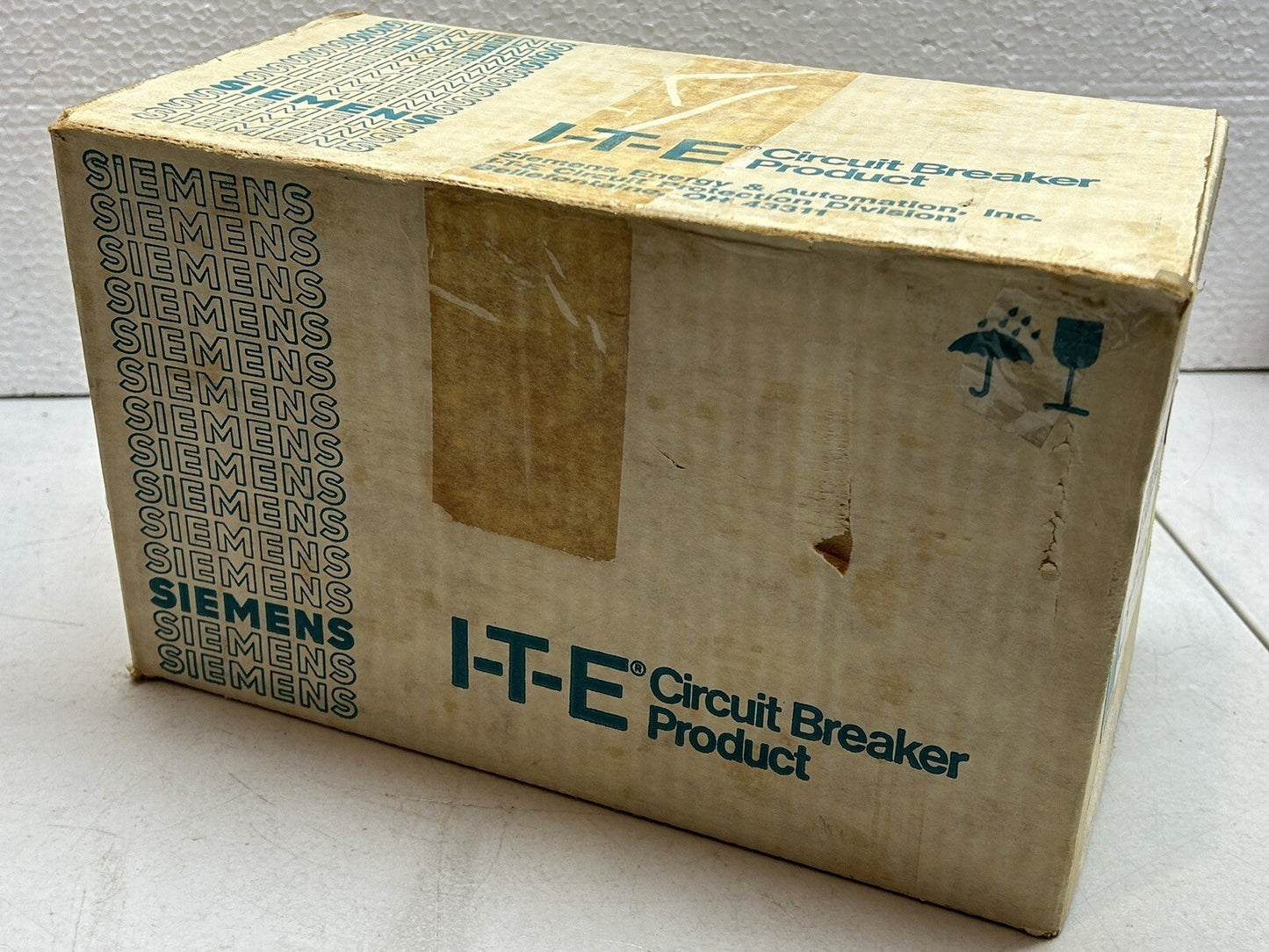 SIEMENS 2TA4P8500 / BREAKER ND 2 ALUMINUM LUGS 250-500KCMIL / NEW