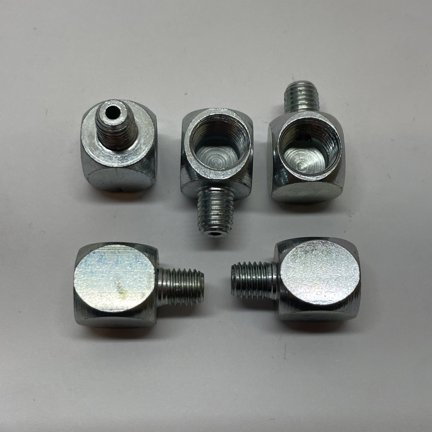 Alemite LAGN-51943 90° Grease Fitting Adapter 1/4-28 TPR x 1/8