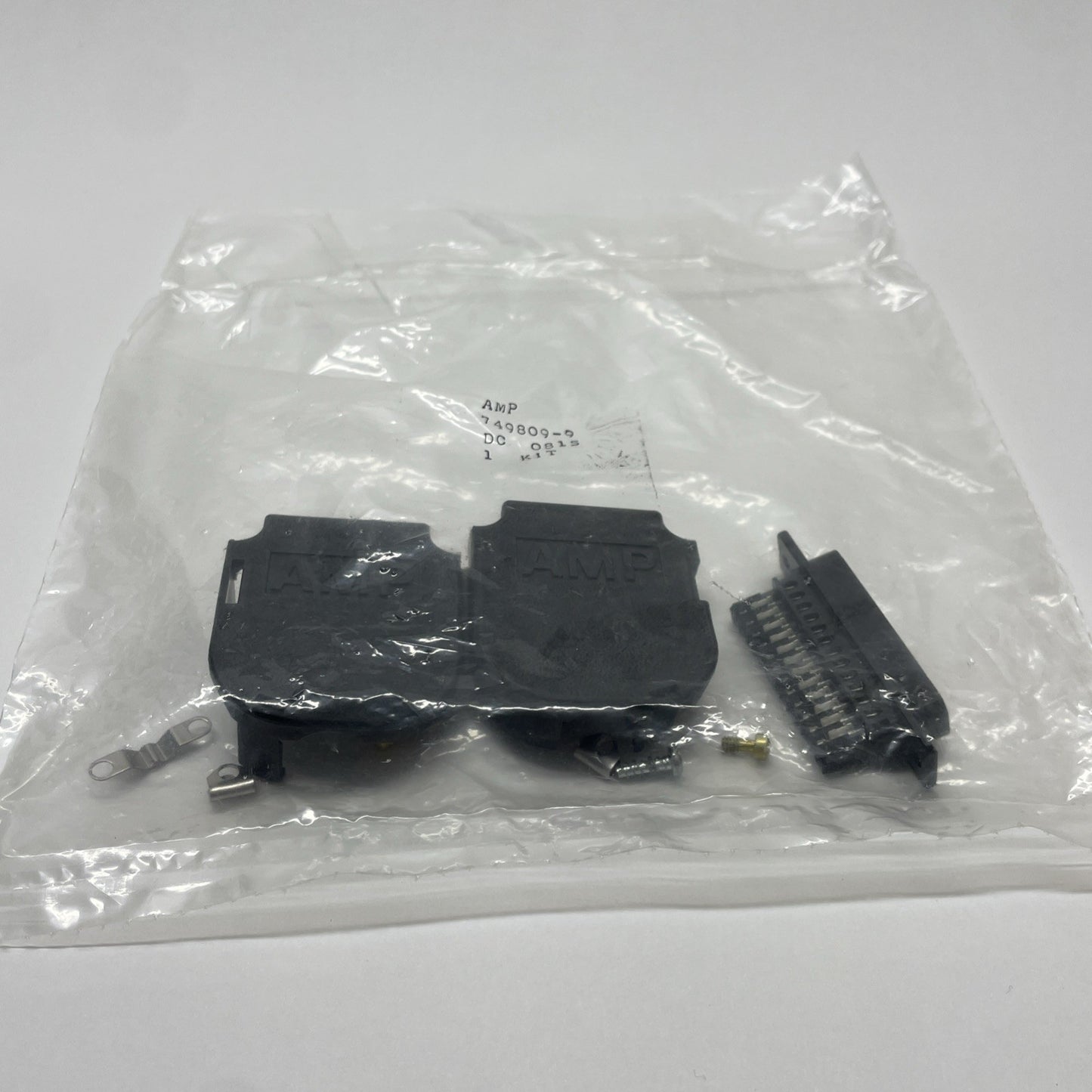 AMP 749809-9 25-Pos AMPLIMITE HDE-20 IDC D-Sub Plug Kit