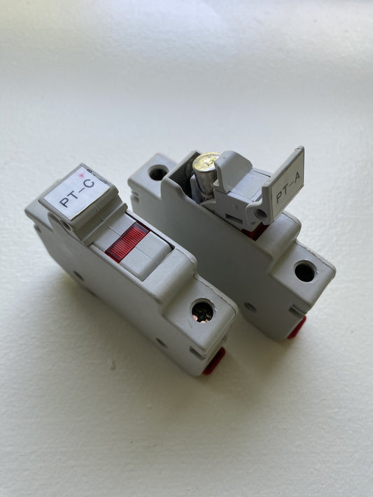 DF PMF 10X38 / PMF10X38 / 600 V 30 A 1 POLE FUSE HOLDERS LOT OF 2 WITH FUSES