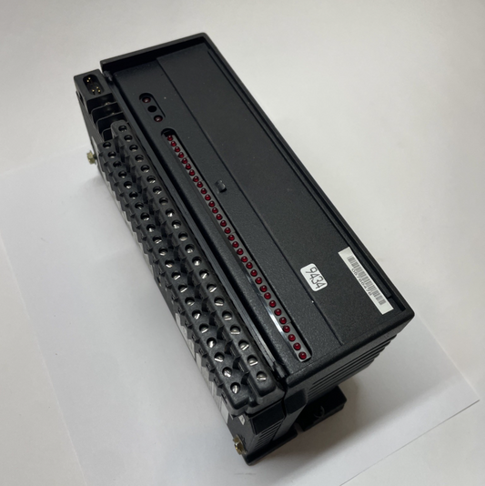GE Fanuc IC660BBD024 GENUIS I/O Block 32-Circuit 12-24 VDC (EBD024K + TBD024B)
