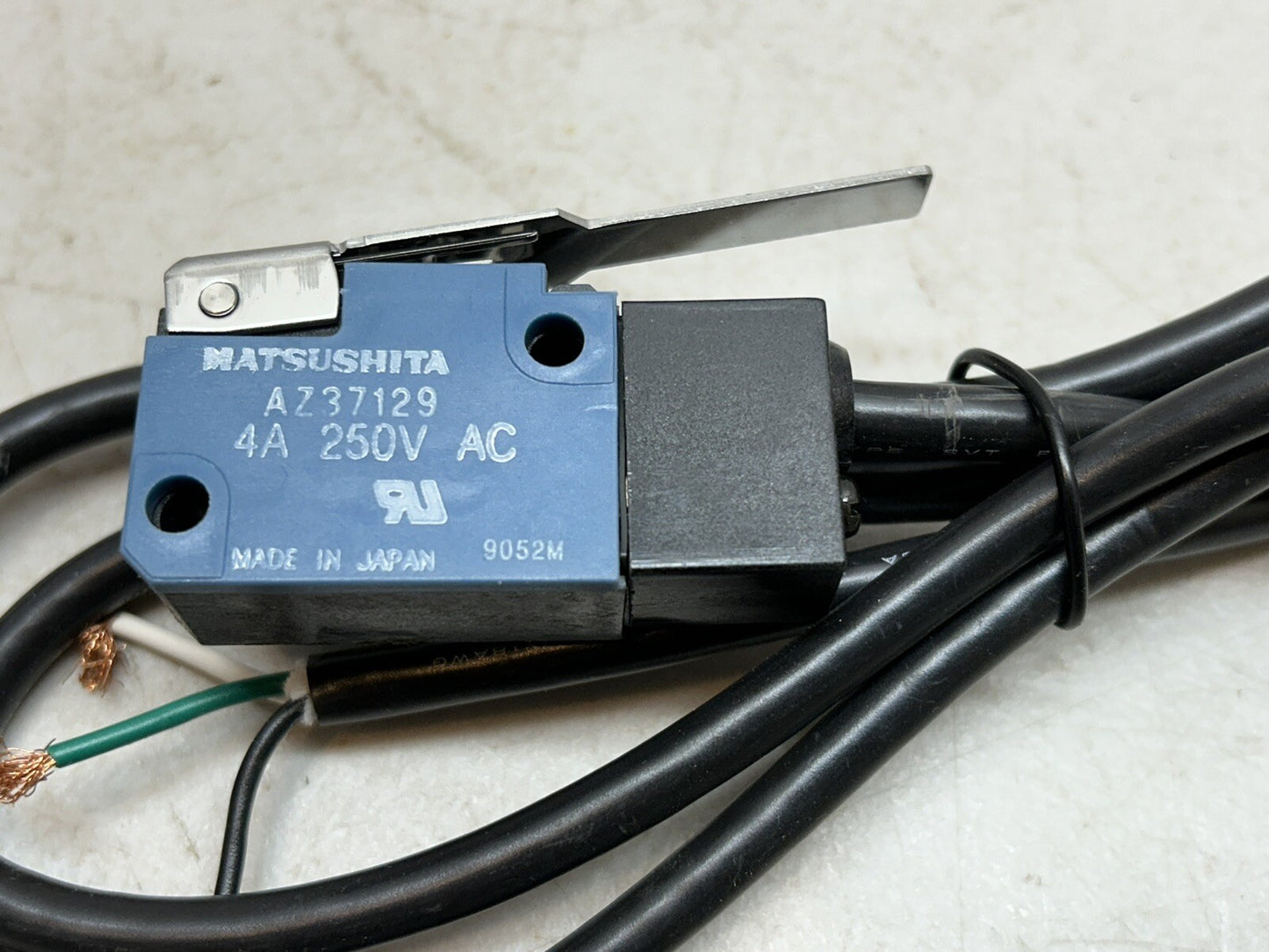 MATSUSHITA AZ37129 / SL LIMIT SWITCH 4A 250VAC / NEW