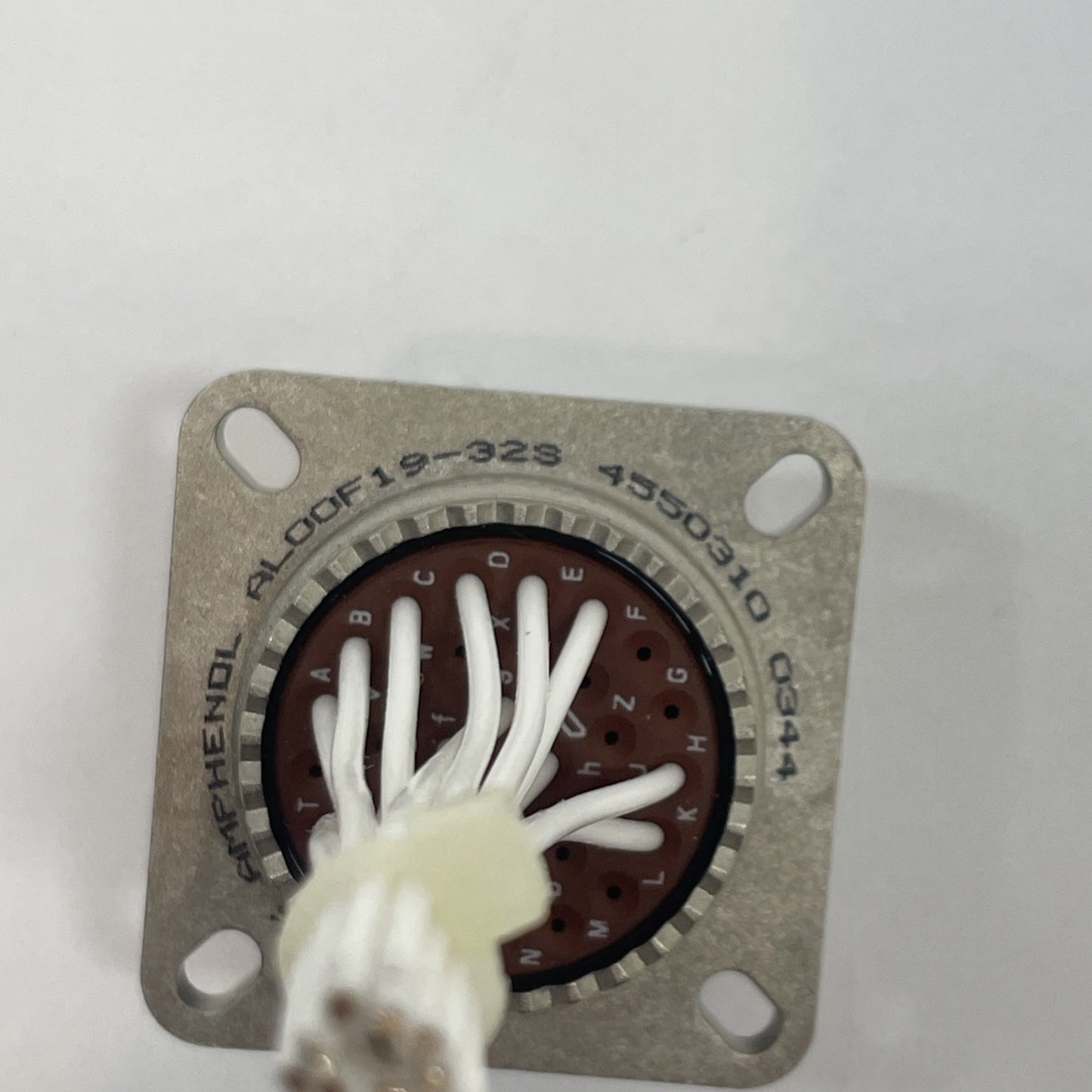 Amphenol AL00F19-328 Circular Wall Mount Recpt Connector