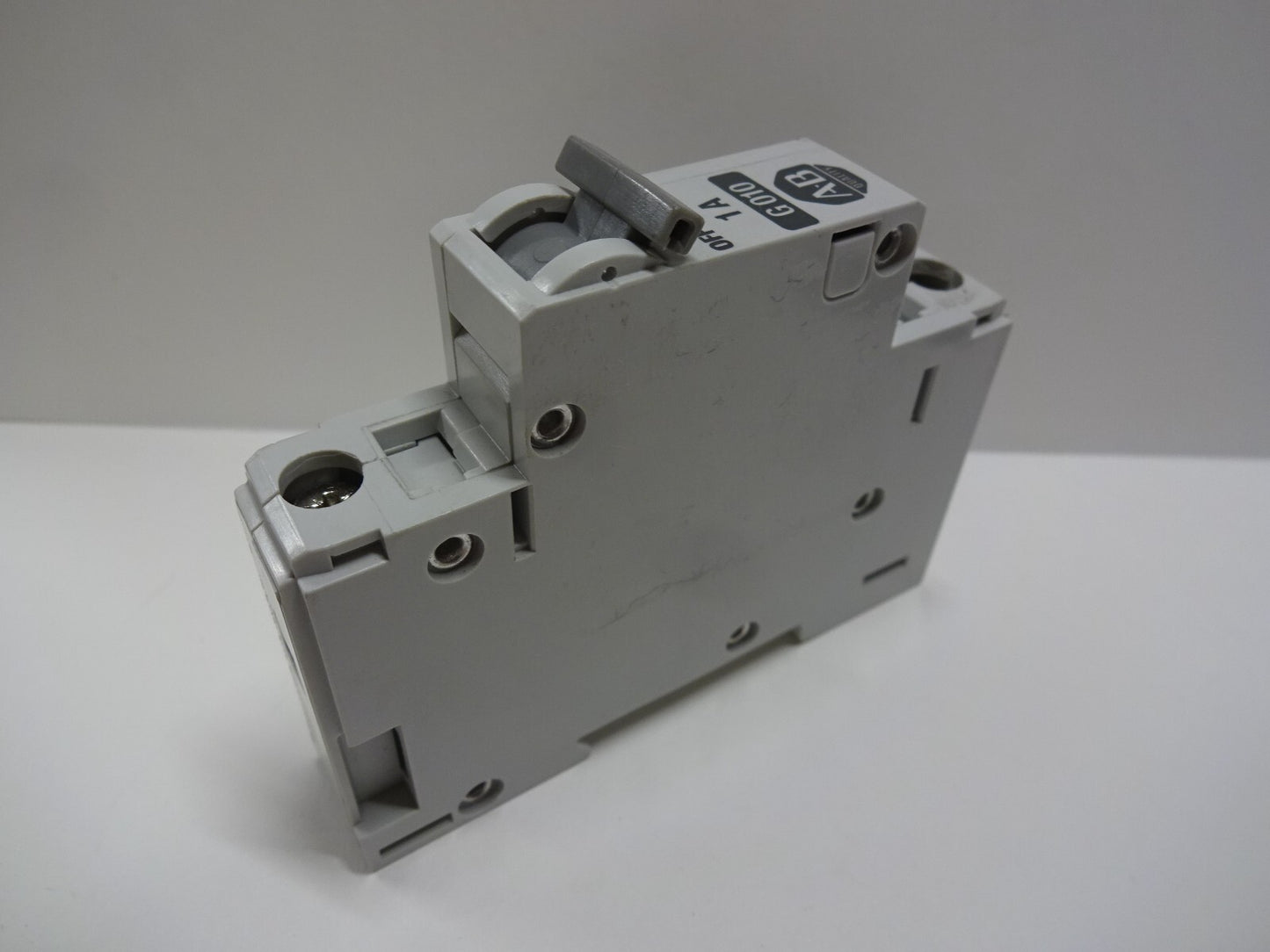 ALLEN BRADLEY 1492-CB1 G 010 / G010 / 1A 1P CIRCUIT BREAKER SERIES B