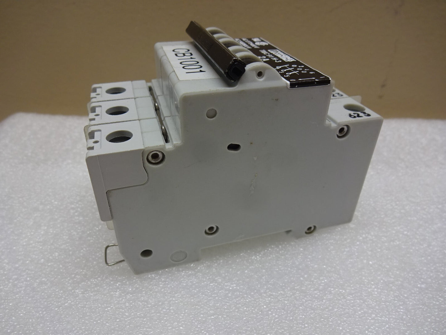 PHOENIX CONTACT TMC 91 H-3 / 2A  3-POLE  2 AMP (TMC91H-3)