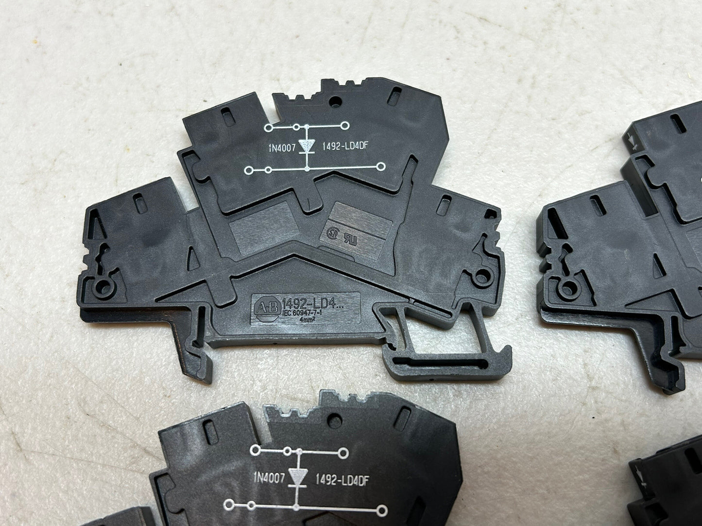 ALLEN BRADLEY 1492-LD4DF / TERMINAL BLOCKS / BLACK LOT OF 4