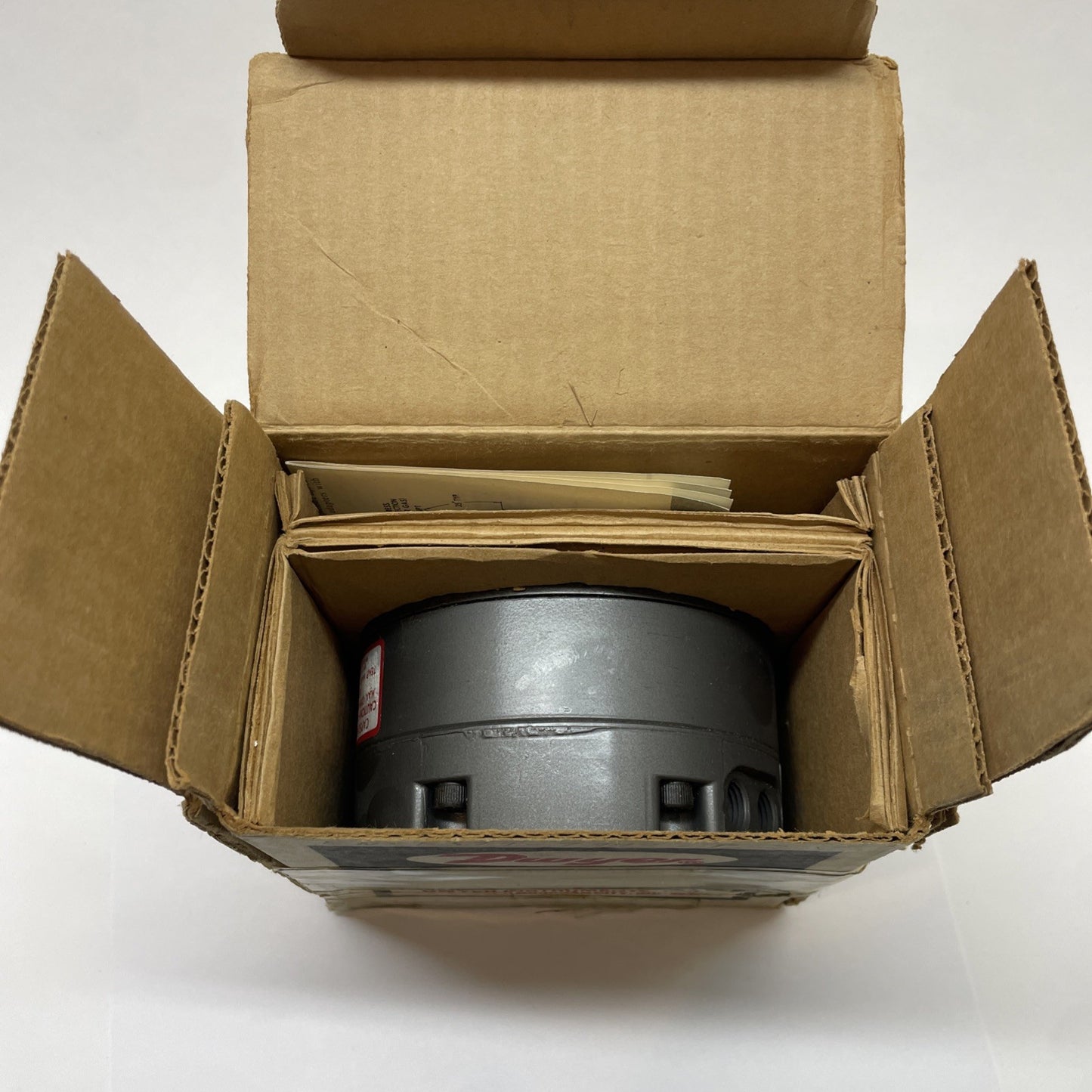 NEW Dwyer 4002 Capsuhelic Differential Pressure Gage – 0-2" W.C.