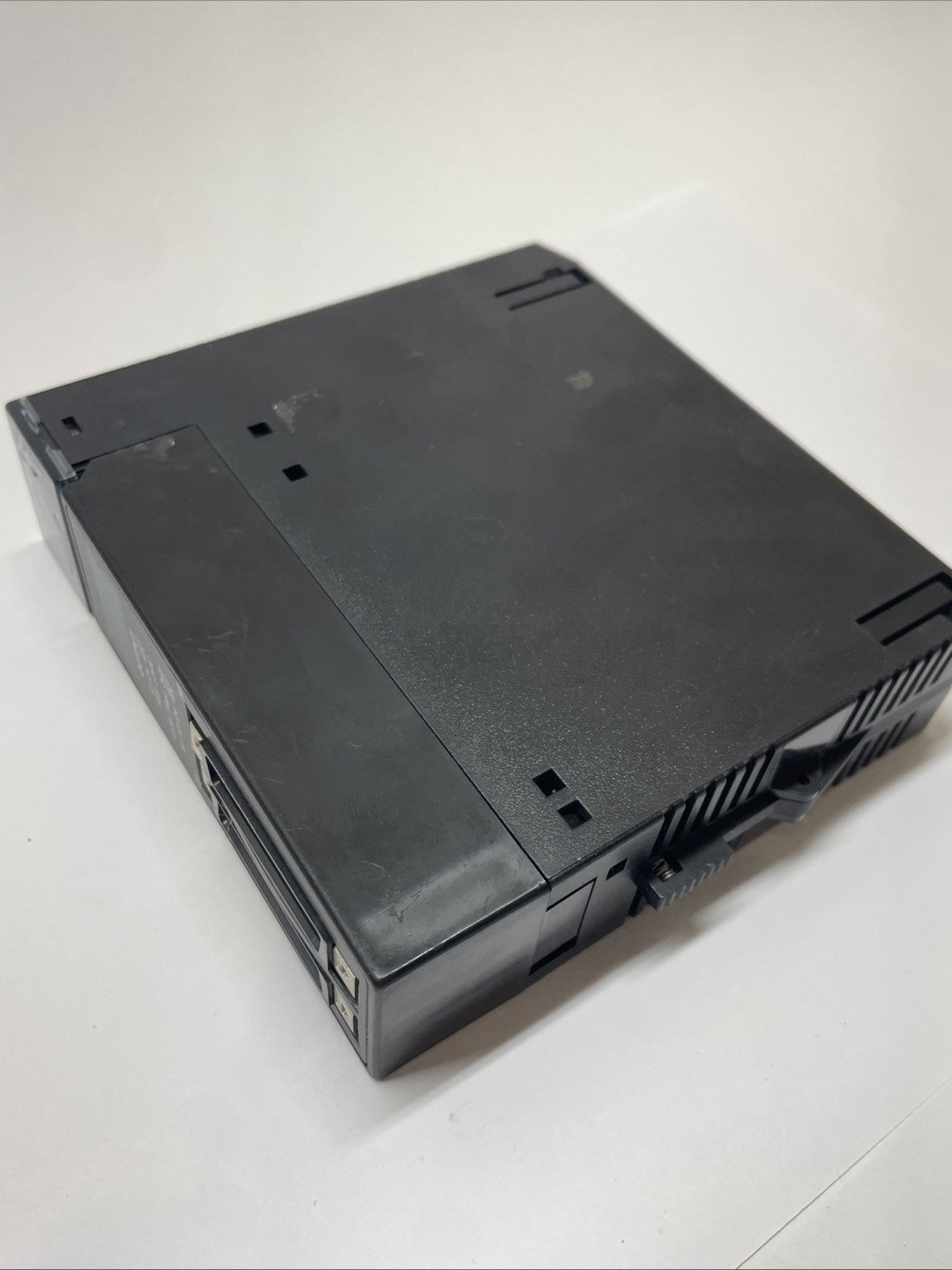 GE Fanuc IC693MDL753F Series 90-30 32-Point DC Output Module 12/24 V 0.5 A