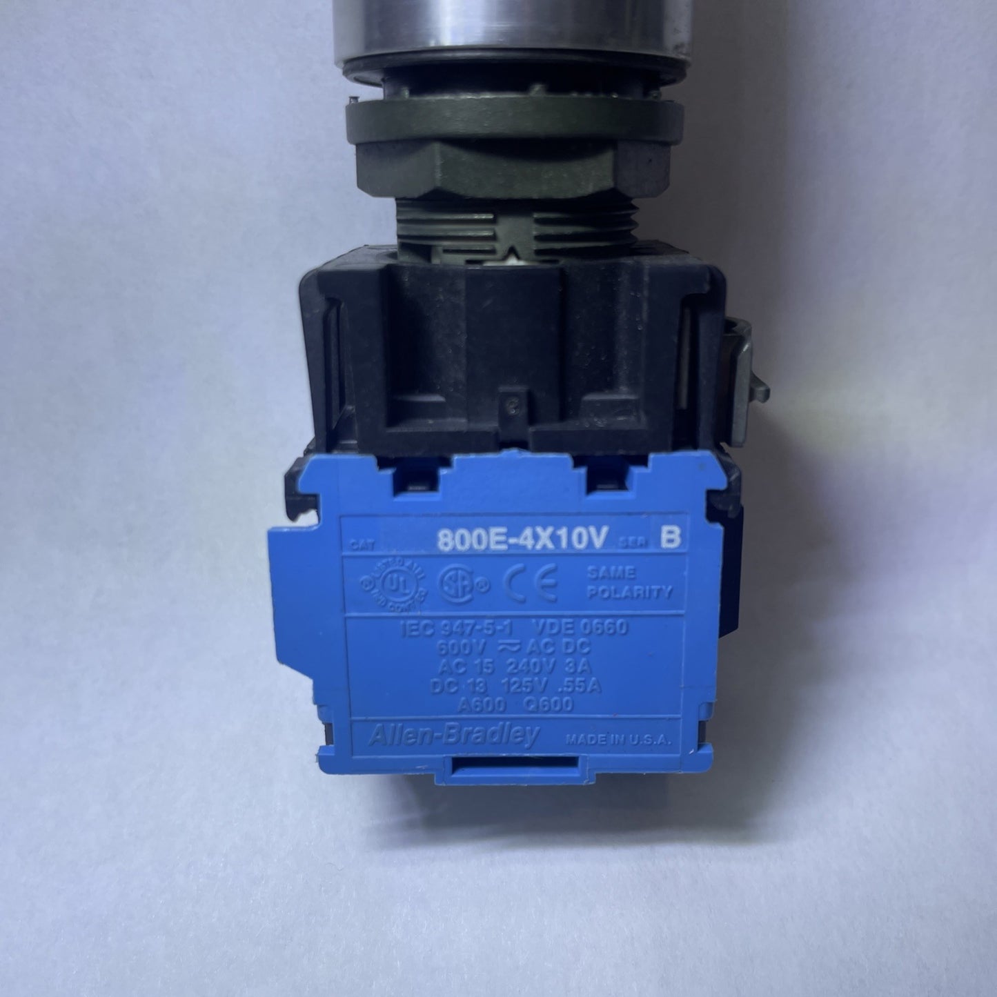 AB Illuminated Push Button 22mm - White - 800E Series 250V Max 800ES-LF33DL0X10