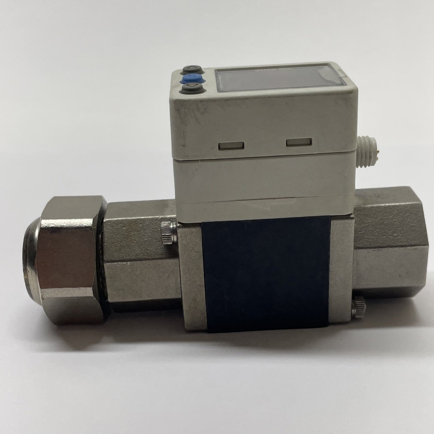 SMC PF3W720-F04-E-M / DIGITAL WATER FLOW SWITCH / 2 ~16L / MIN 1/2" F PORTS