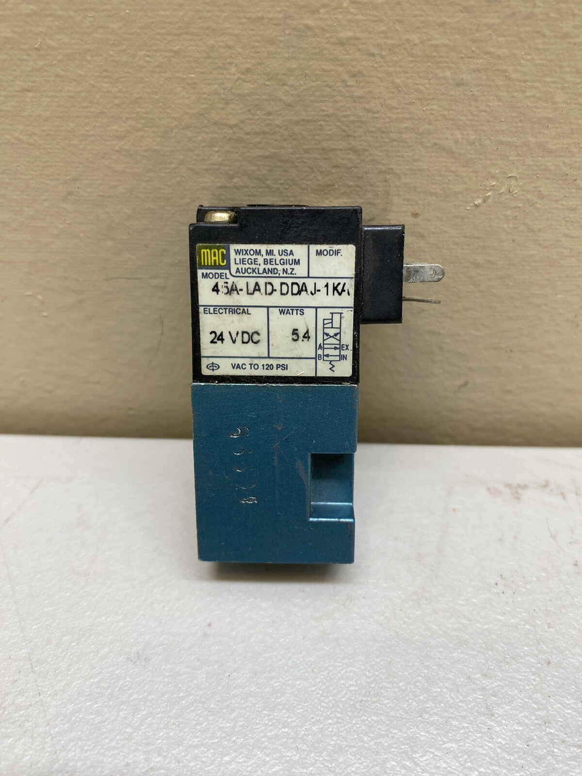 MAC 45A-LAD-DDAJ-1KA / SOLENOID VALVE 24 VDC / 5.4 WATTS